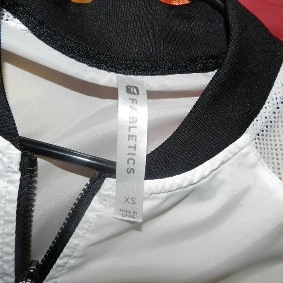 Fabletics Womens White And Black Zip Up Mesh Light Weight Atlanta Jacket Size XS - Picture 10 of 10